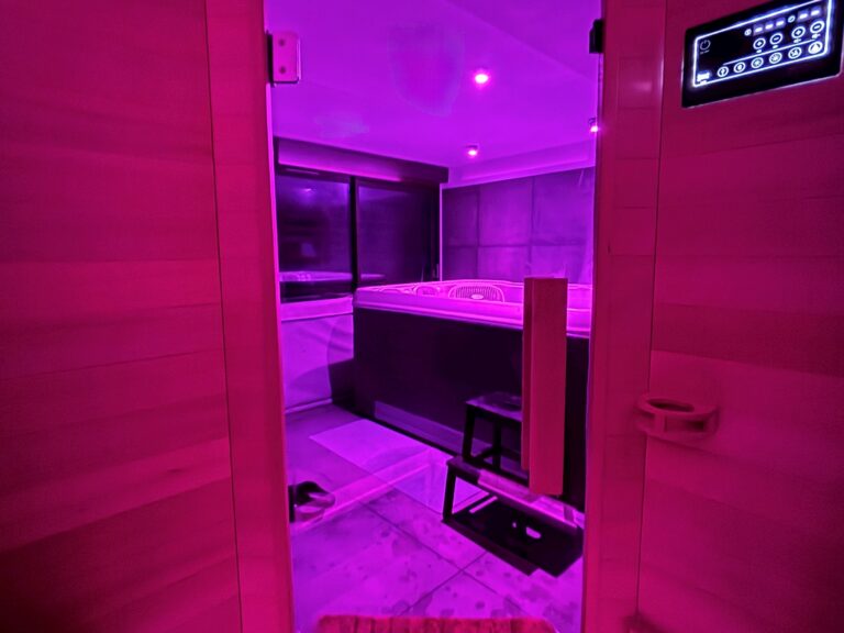 💆‍♀️Relaxez vous en profitant aussi de notre espace détente, Jacuzzi et Sauna.