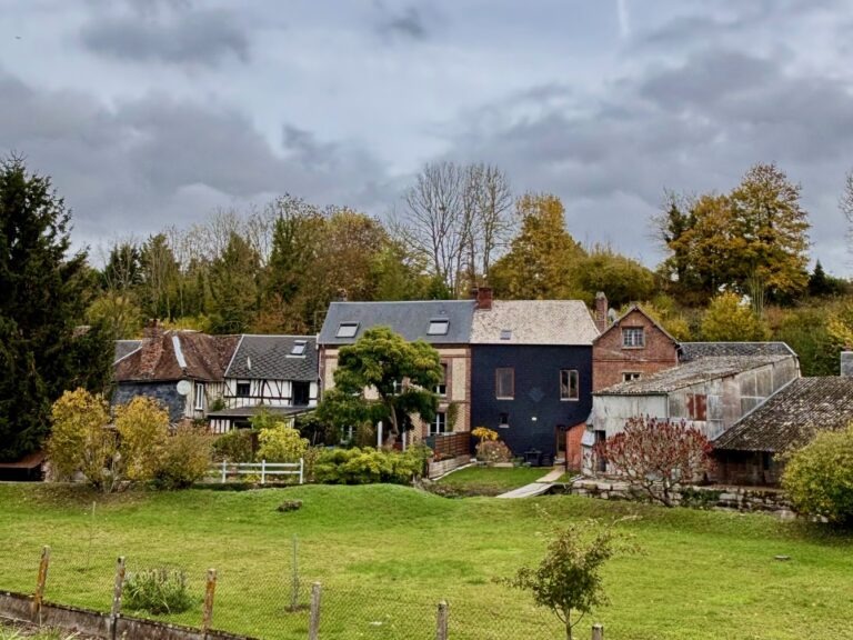 vue sur le village en automne