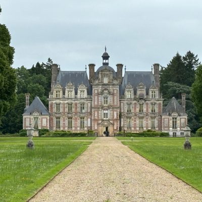 Le Chateau de Beaumesnil (25 Km)